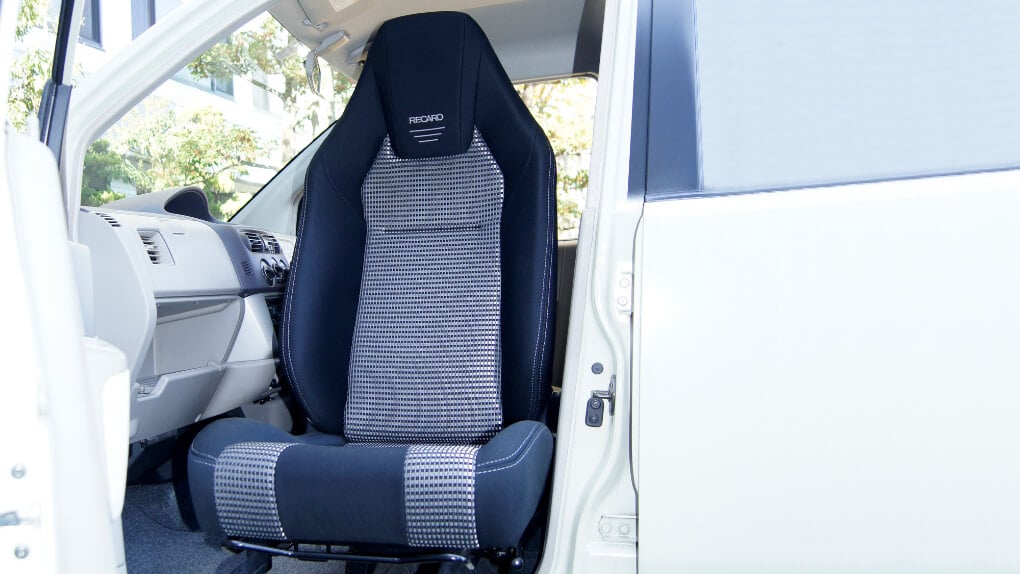 Easy moving rotation seat (RECARO)